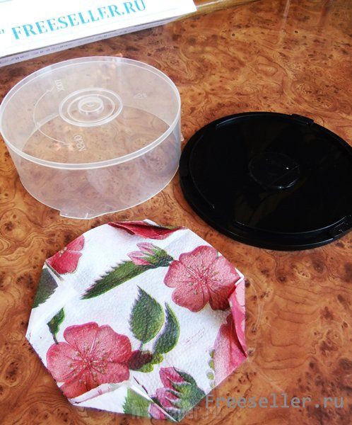 Изготовление бутербродницы из контейнера от CD дисков