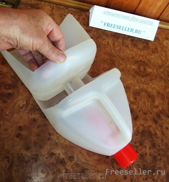 Совок из пластиковой канистры