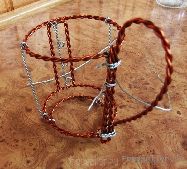 Подстаканник из проволоки