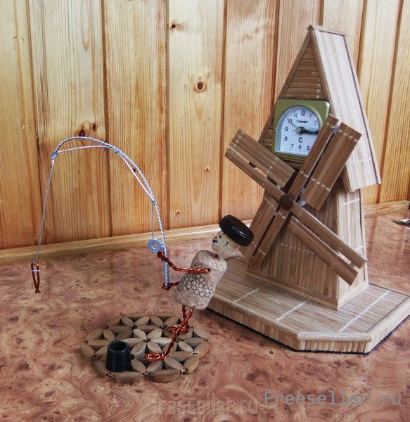 Композиция из пробок на тему: Рыбак