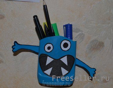 Веселая карандашница из баночки от моющего средства
