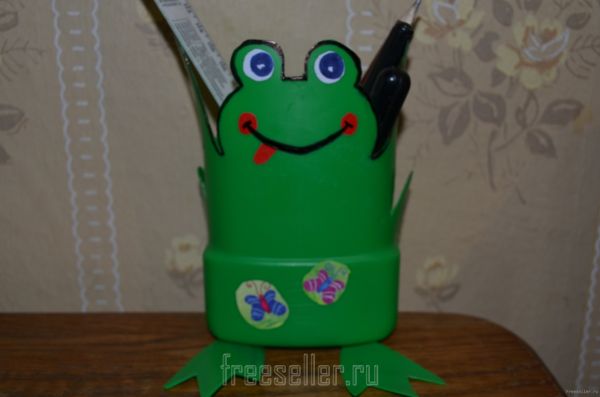 Универсальная подставка из банки от Domestos