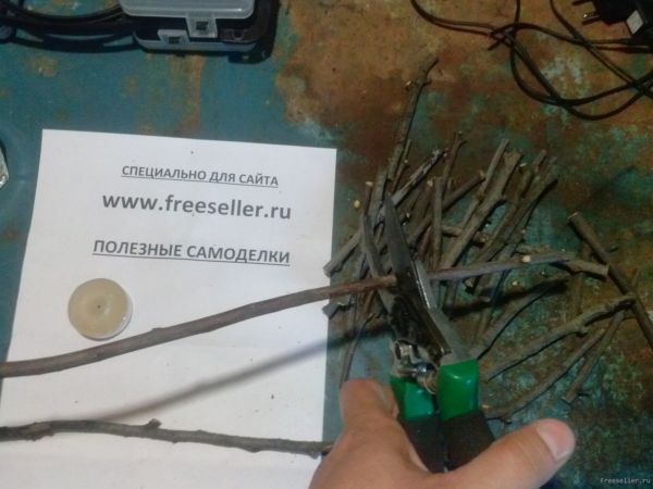 Процесс изготовления подсвечника из веточек