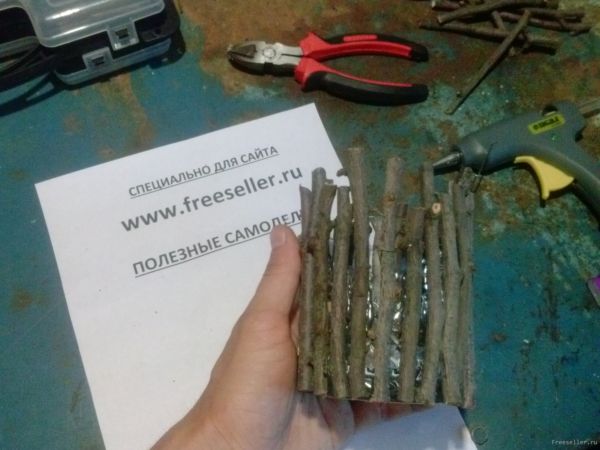 Процесс изготовления подсвечника из веточек