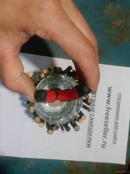 Процесс изготовления подсвечника из веточек