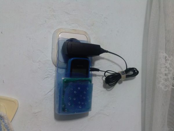 Держатель для телефона со встроенным ароматизатором