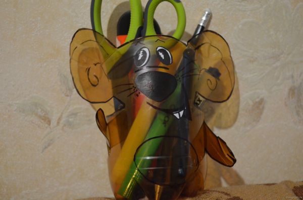 Подставка для карандашей из пластиковой бутылки своими руками