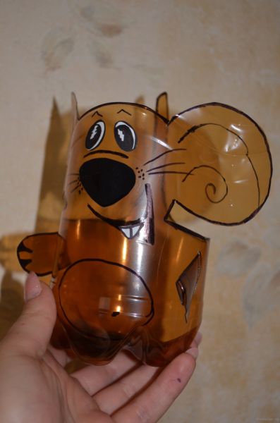 Изготовление подставки для карандашей из пластиковой бутылки