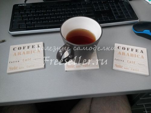 Плитка 10 х 10 в качестве подставки для кружки