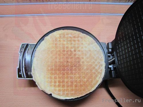 Процесс приготовления хрустящих вафель