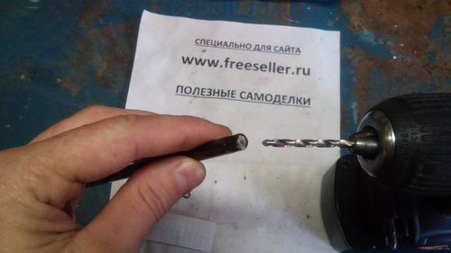 Процесс изготовления тайника для шпаргалок в карандаше