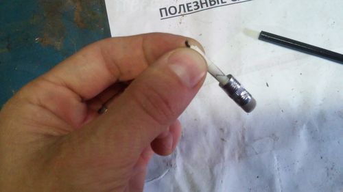 Процесс изготовления тайника для шпаргалок в карандаше