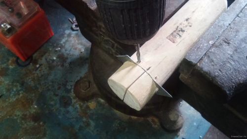 процесс изготовления ручного бутылкореза