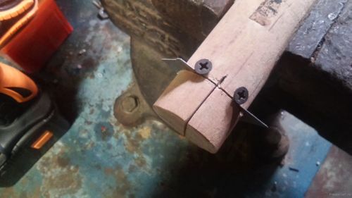 процесс изготовления ручного бутылкореза