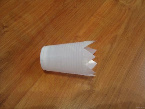 Изготовление колокольчиков из одноразовых стаканов