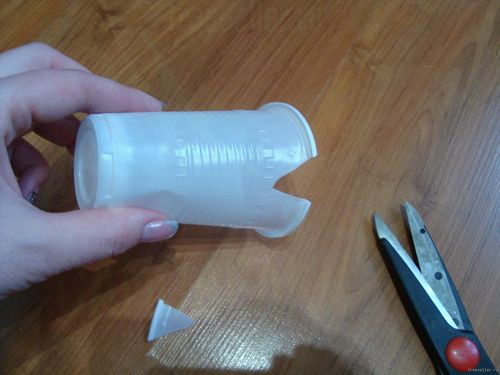 Изготовление колокольчиков из одноразовых стаканов