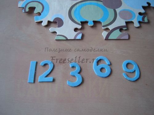 Процесс изготовления пазлов часов