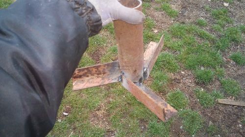 Процесс изготовления триноги для елки