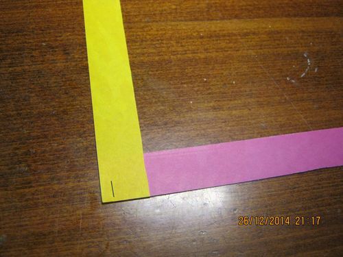 Делаем гирлянду из полосок бумаги