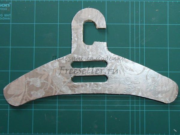 Изготовление вешалки из одежды из гофрокартона