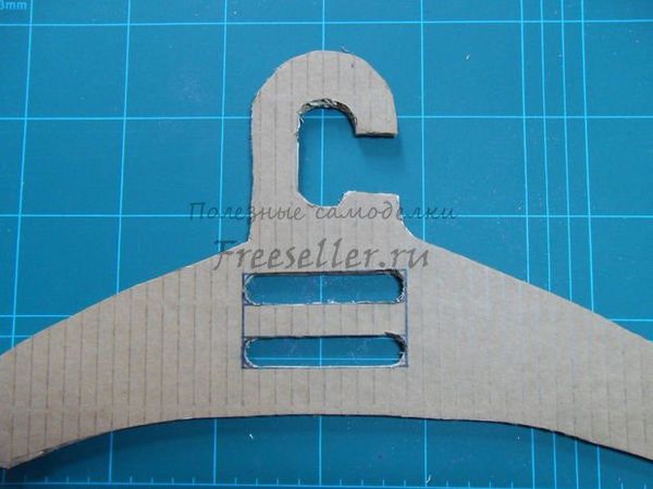 Изготовление вешалки из одежды из гофрокартона