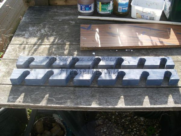 Самодельная полка для садовых инструментов