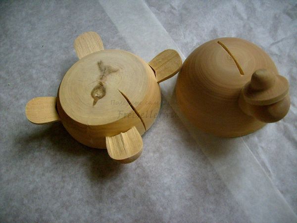 Деревянная копилка черепаха