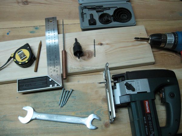 Материалы и инструменты для изготовления подставки