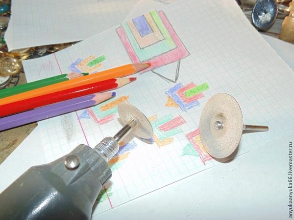 Изготавливаем серьги из микросхемы