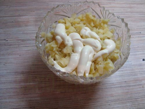 Процесс приготовления салата Мимоза