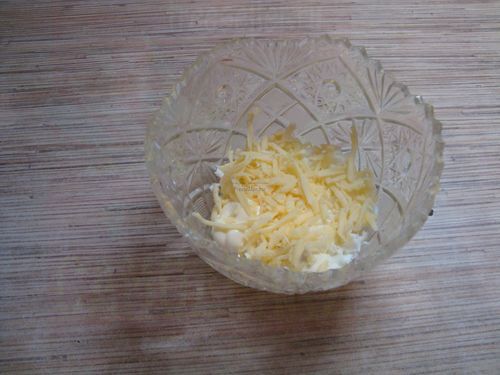 Процесс приготовления салата Мимоза