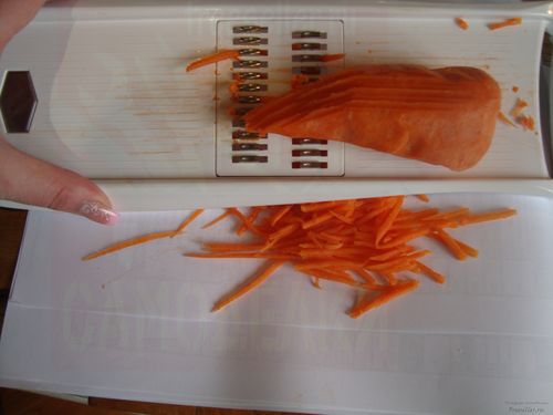 Процесс приготовления салата Радуга