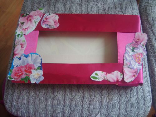 Процесс изготовления фоторамки из коробки для конфет