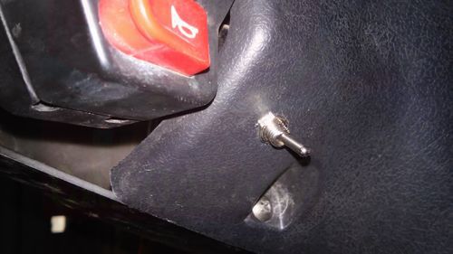 Процесс установки подогревов руля на скутер