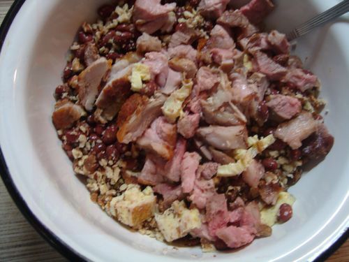 Процесс приготовления сочного салата из корейской моркови