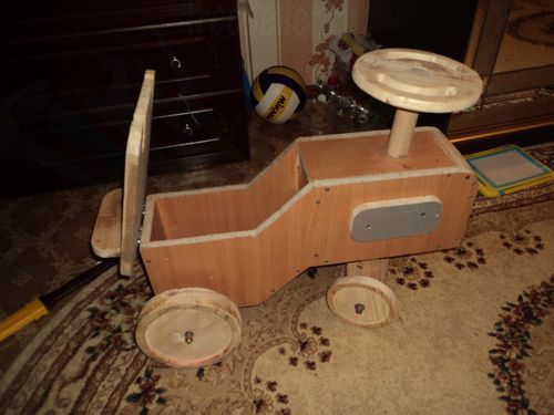 Трактор для ребенка своими руками из ЛДСП