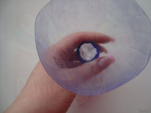 Процесс изготовления самоделки для выращивания цветов дома