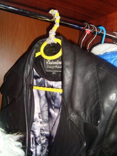 Как починить пластиковую вешалку