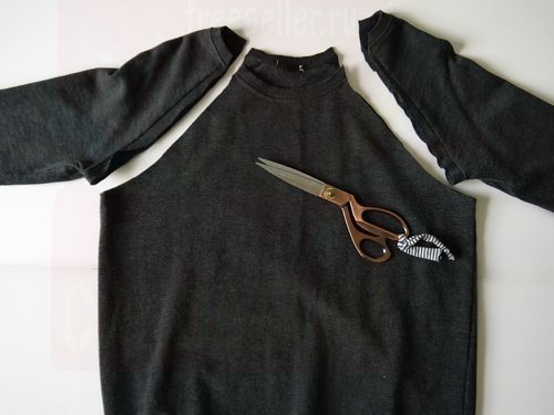 Процесс изготовления свитера из сумки