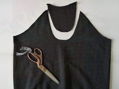 Процесс изготовления свитера из сумки