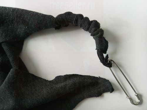 Процесс изготовления свитера из сумки