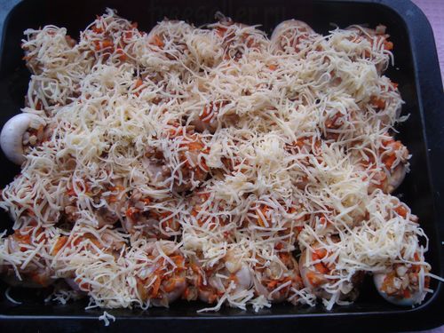 Процесс приготовления запеченных шампиньонов