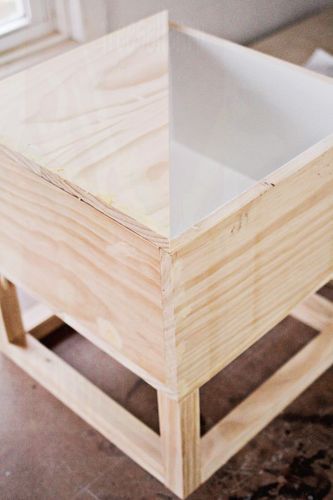 Процесс изготовления приставного столика своими руками