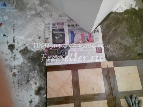 Подрезка плитки в сложных местах по шаблону