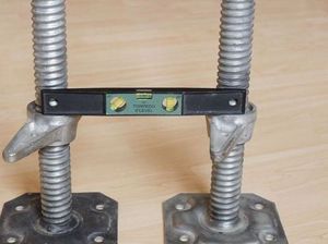 Процесс изготовления подставки для обуви с регулировкой высоты своими руками