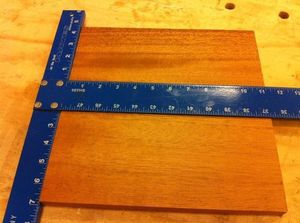 Процесс изготовления стола для собак в форме лакомства