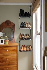 Полочка для обуви из оцинкованных труб