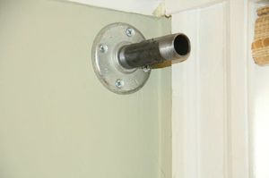 Процесс изготовления полки из стальных труб