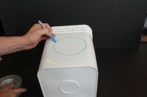 Процесс изготовления бумбокса из корзины