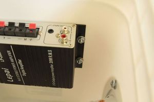 Процесс изготовления бумбокса из корзины